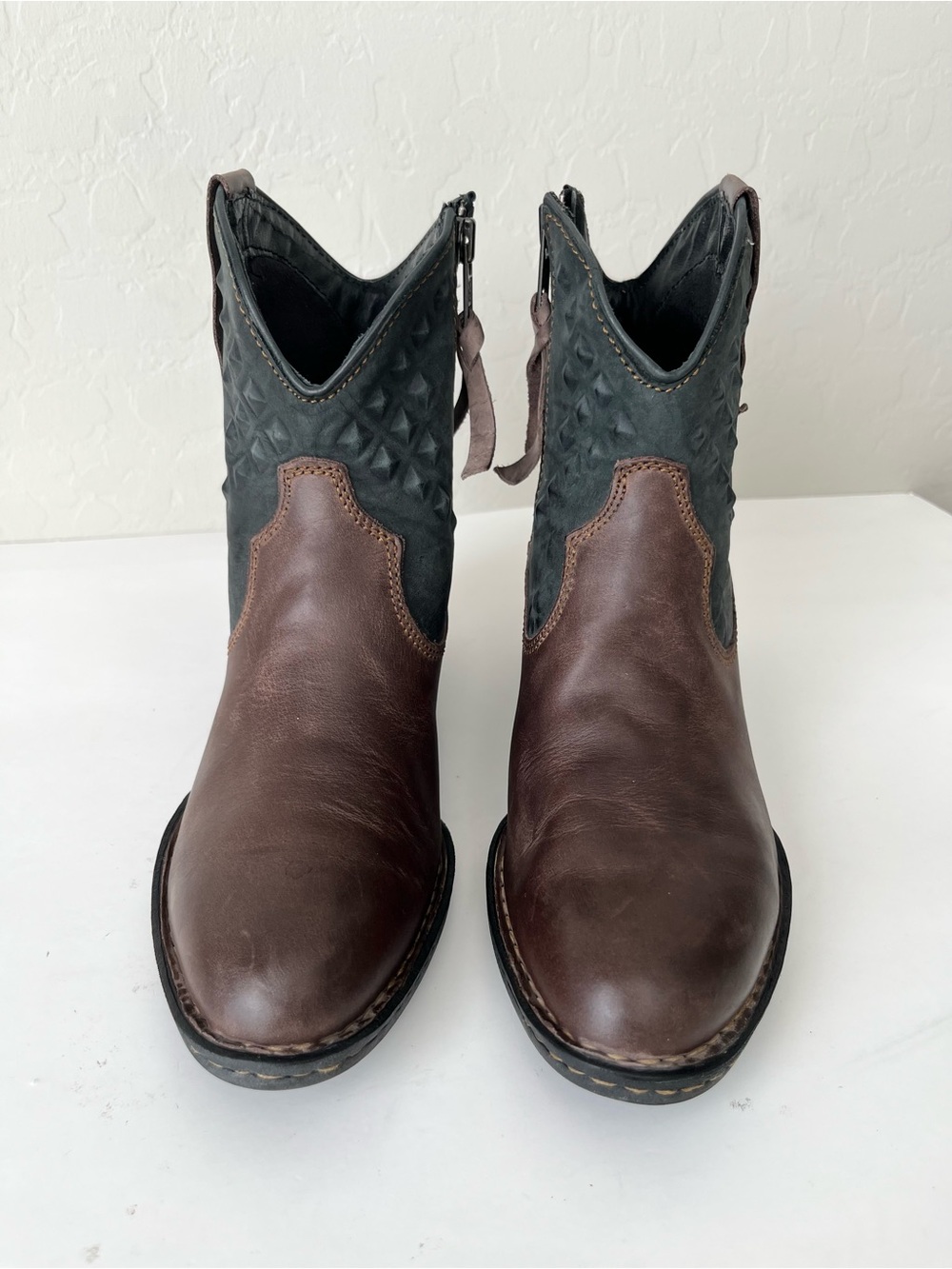 Born Jin Brown Textured western ankle leather cowboy boots brown black 6 - Picture 3 of 11